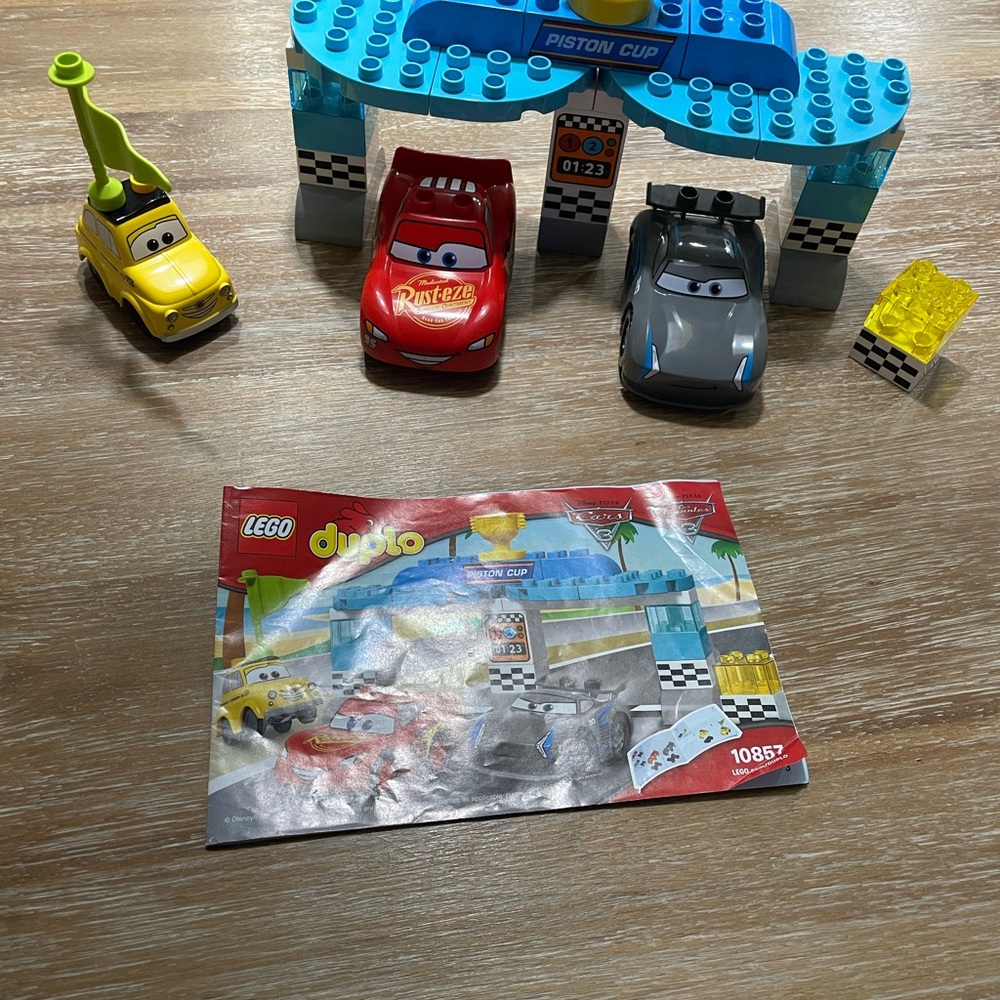 LEGO DUPLO Cars Racing Set - 10857 piston cup race Cars 3